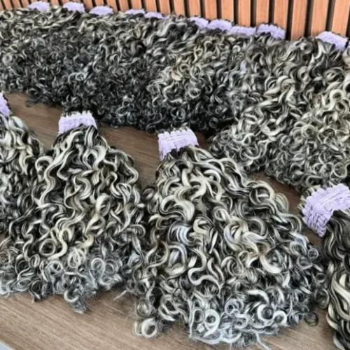 Cabelo Humano Brasileiro Cacho Natural com Luzes da Cabelove Up Hair, fios premium 100% humanos e naturais, cachos definidos com pontas cheias, brilho intenso e luzes sofisticadas